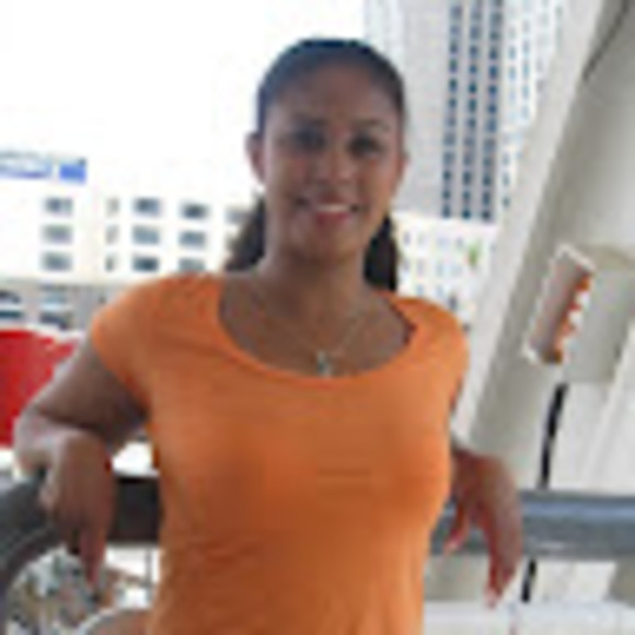 Meet your Posher, Dominique - Picture 1 of 1